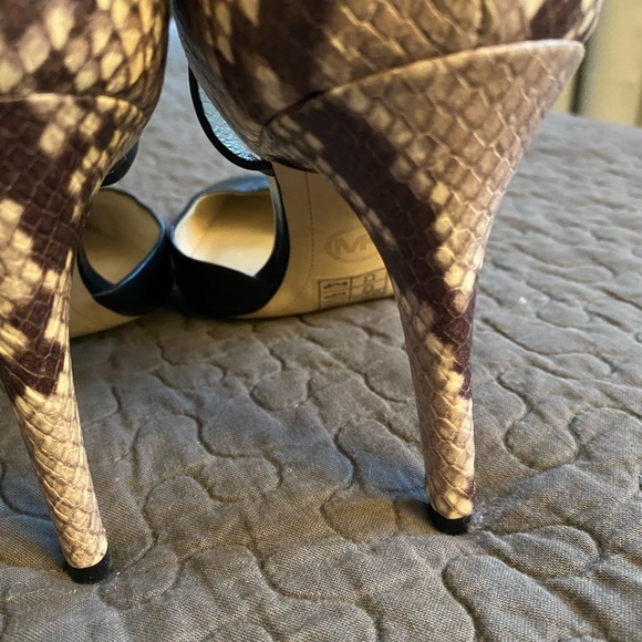 Michael Kors - size 8 1/2 - Picture 4 of 7